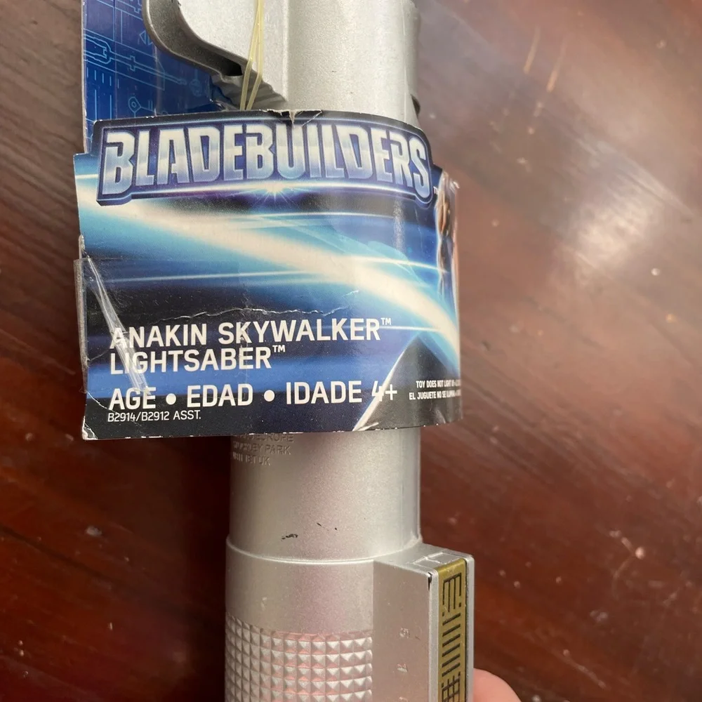 Star Wars Bladebuilders Anakin Skywalker Blue and Silver Lightsaber - Picture 4 of 11